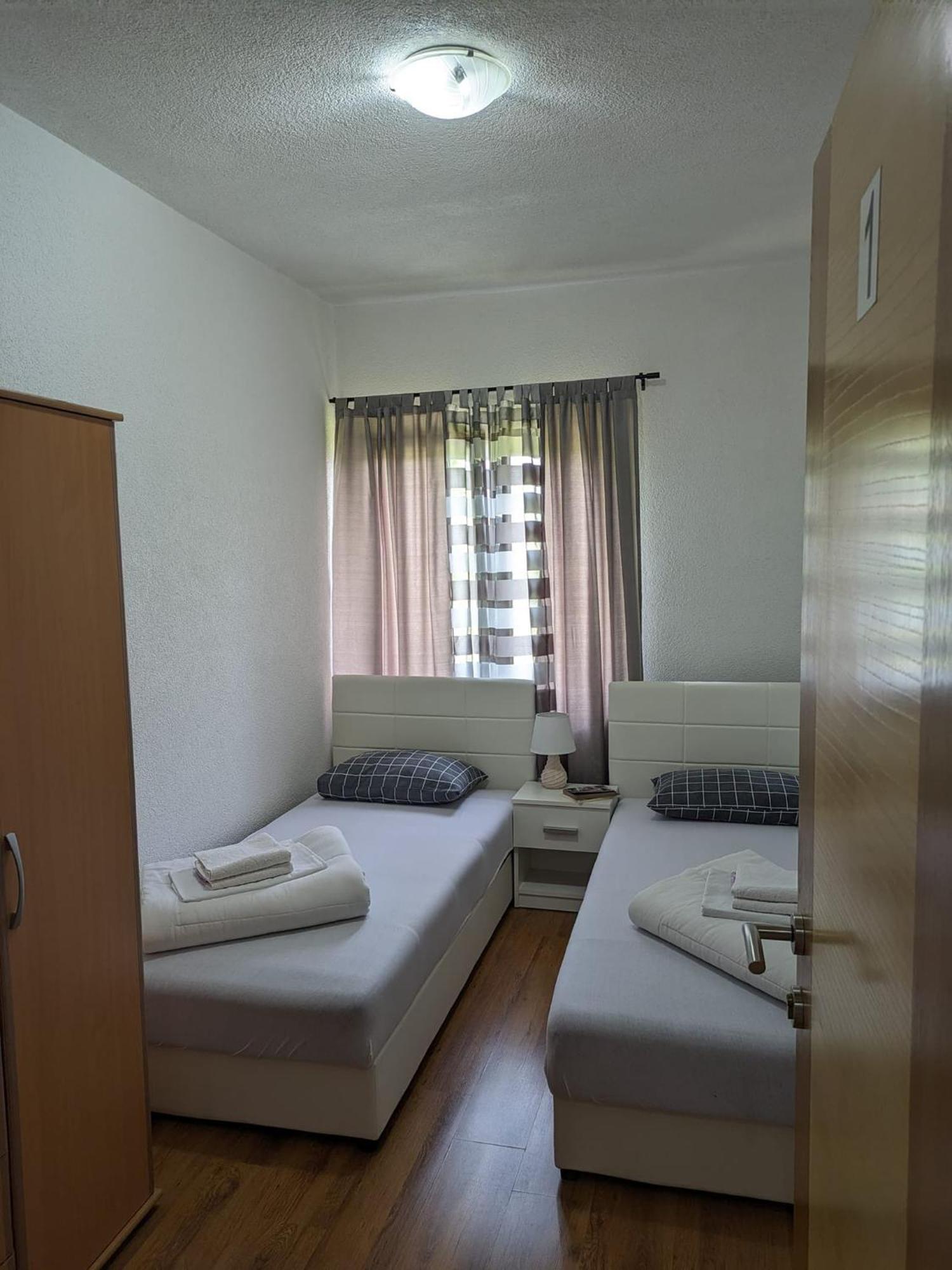 Vacation Home Keskic Velika Gata Exteriér fotografie